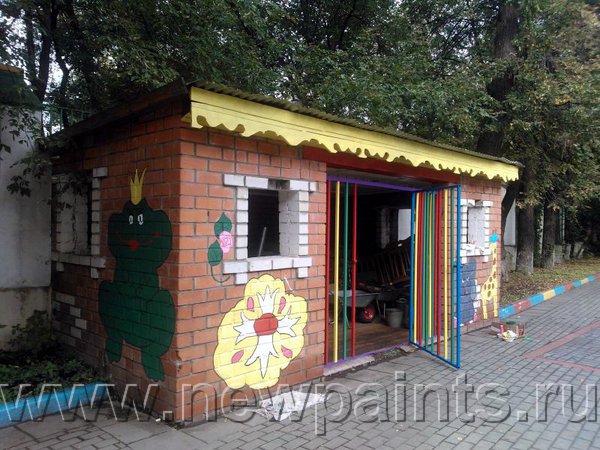 Павильон детского дома №13, Москва. Рисунки нанесены Резиновой краской.